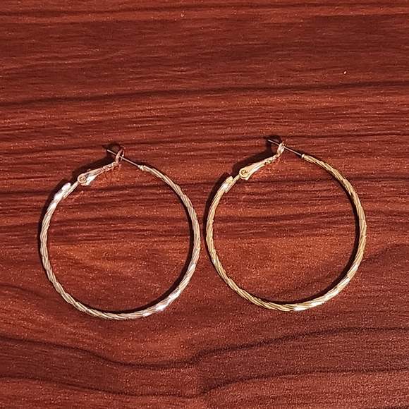 Gold Fashion Earrings - Picture 5 of 7